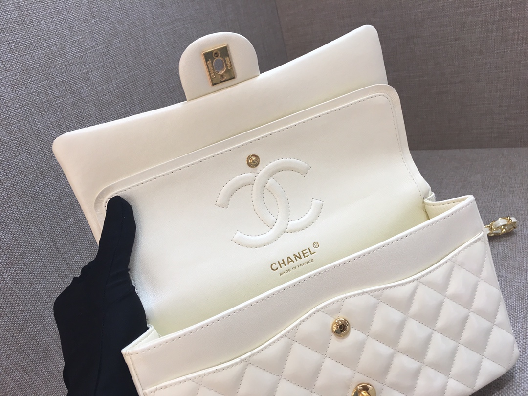 Medium Classic Flap Patent Leather Bag AO1112 White/Gold